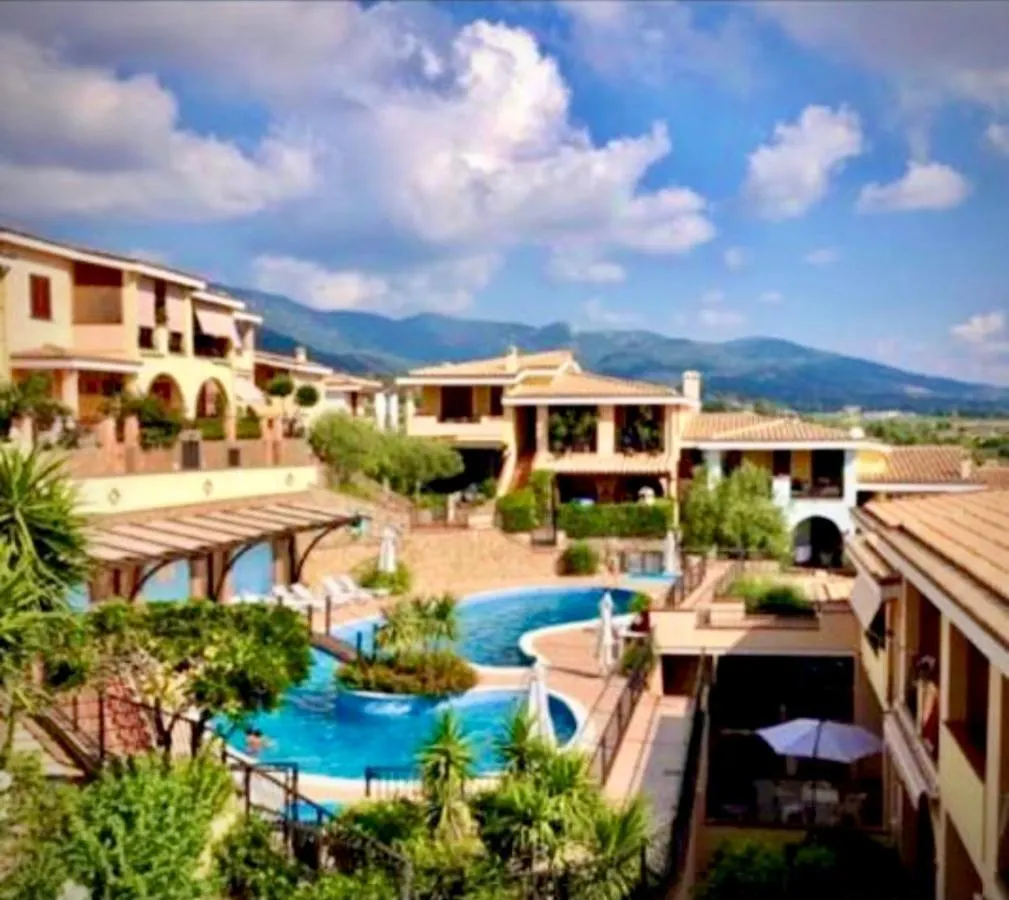 Bilocale Con Piscina A Villasimius Apartment