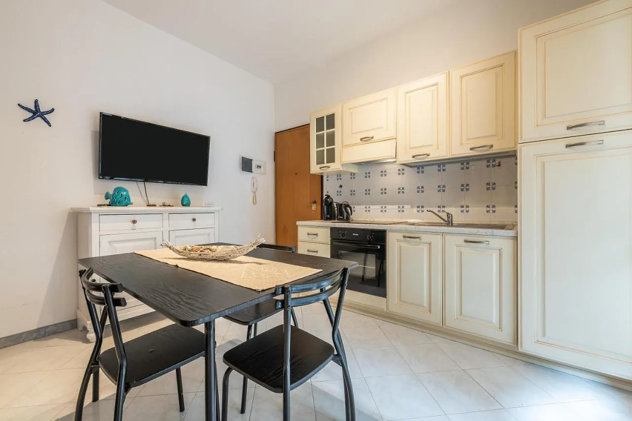 Bilocale Con Piscina A Villasimius Apartment