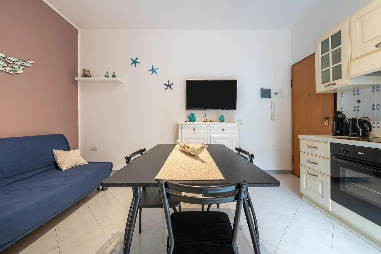 Apartment Bilocale Con Piscina A Villasimius Italy