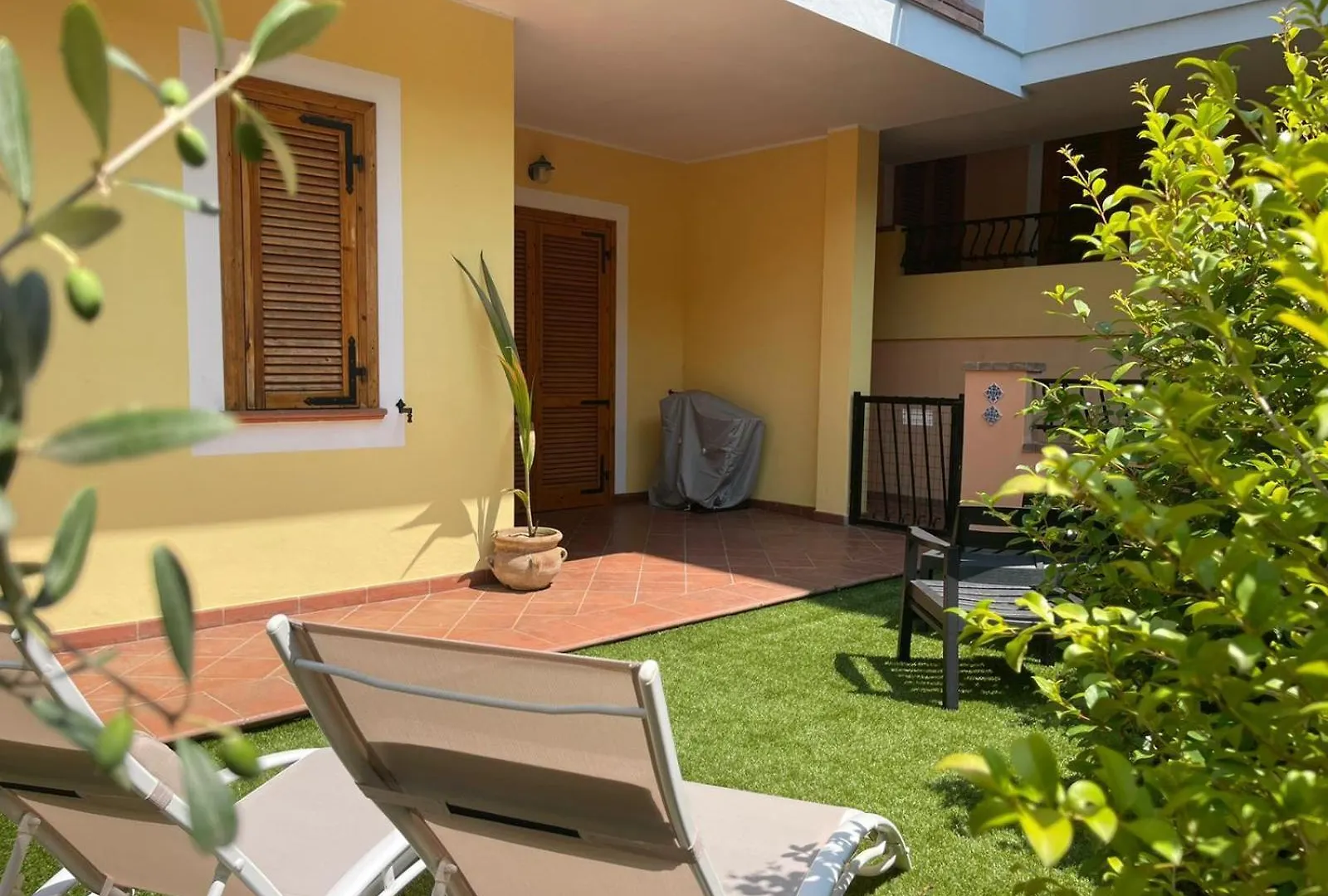 Apartment Bilocale Con Piscina A Villasimius