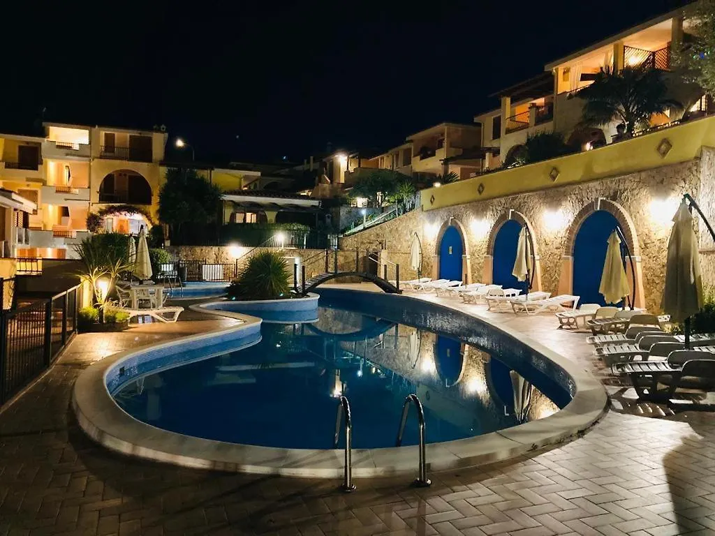 Bilocale Con Piscina A Villasimius